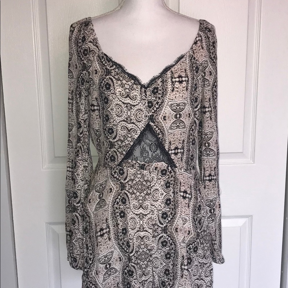 Kendall & Kylie Black & White wi/ Lace Romper SZ L